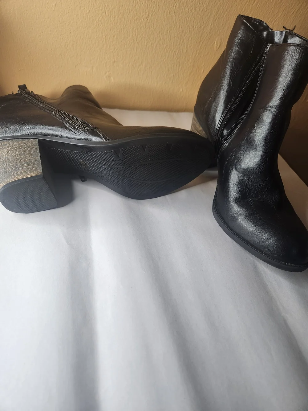 Diba Black Leather Ankle Booties with Side Zip